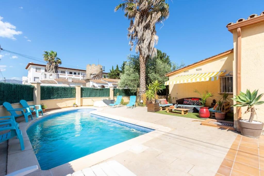 S46-Casa De Vacaciones Climatizada Con Piscina, En El Centro Junto Al Mar, Barbacoa Y Wiifi 엠푸리아브라바 외부 사진