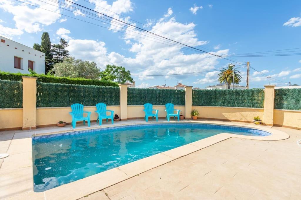 S46-Casa De Vacaciones Climatizada Con Piscina, En El Centro Junto Al Mar, Barbacoa Y Wiifi 엠푸리아브라바 외부 사진